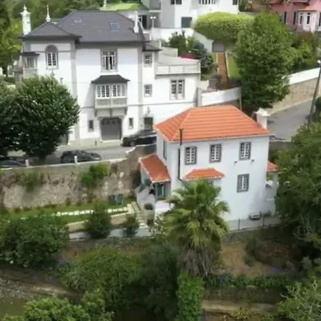 Entire House - Romantic Vintage Hébergement de vacances *